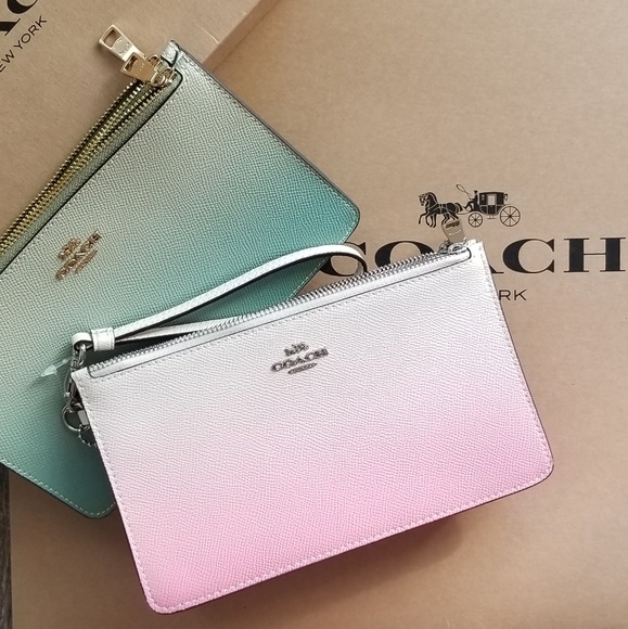 Coach Handbags - 🚫SOLD🚫NWT COACH OMBRE WRISTLET PHONE WALLET